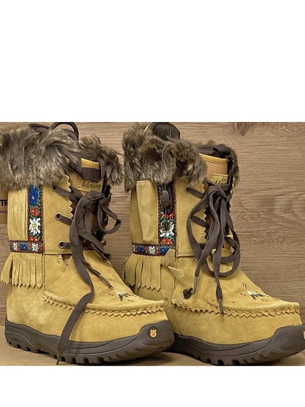 NEW Burton Memento Snowboard Boots! 6.5 Euro 37 Tan Mukluk Style Faux Fur Detail